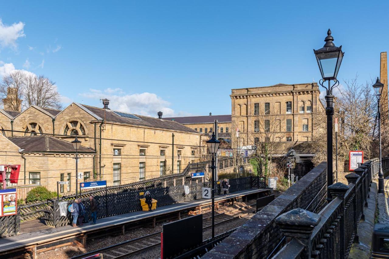 Riverside Balcony Apartment With Parking Just Minutes To Saltaire 쉬플리 외부 사진