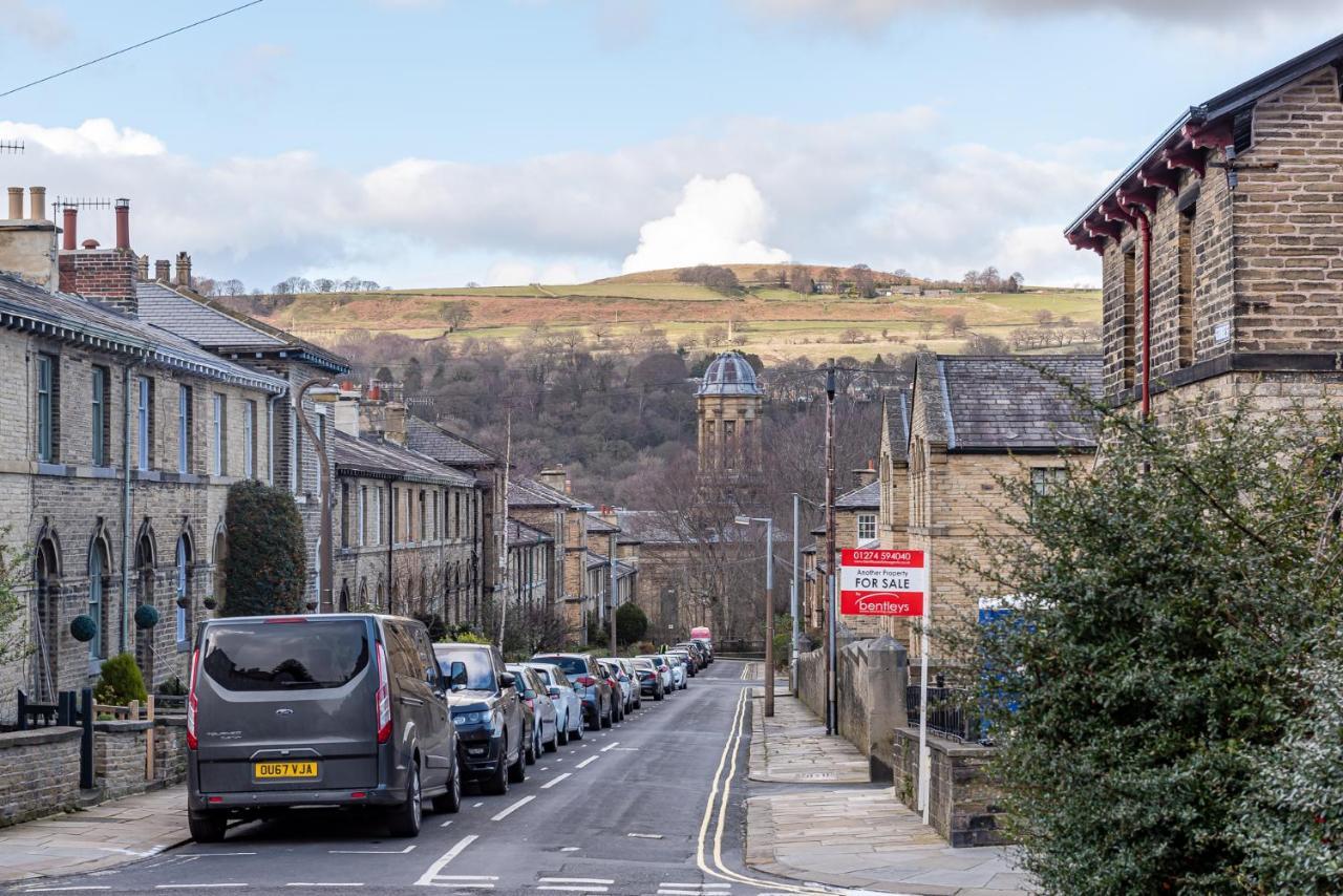 Riverside Balcony Apartment With Parking Just Minutes To Saltaire 쉬플리 외부 사진