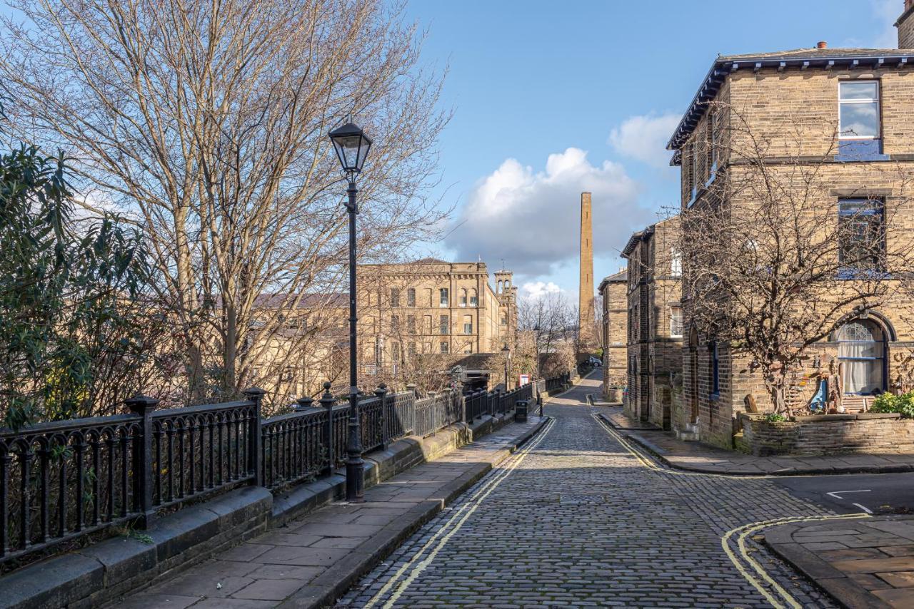 Riverside Balcony Apartment With Parking Just Minutes To Saltaire 쉬플리 외부 사진